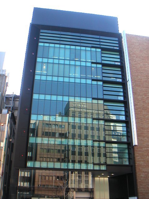 ラウンドクロス新宿の外観