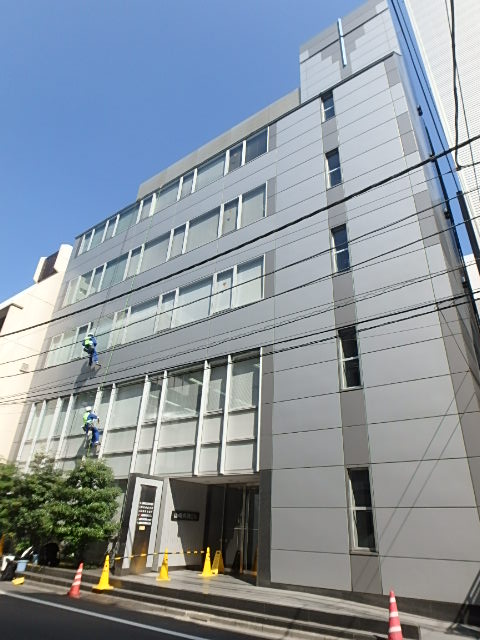 山崎共同ビルの外観